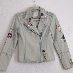 Candies light wash colored bird and flowers embroidered vintage jeans jacket
